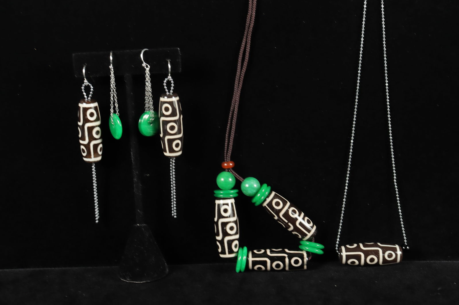 Lots Tibetan dzi beads (1 of 6)