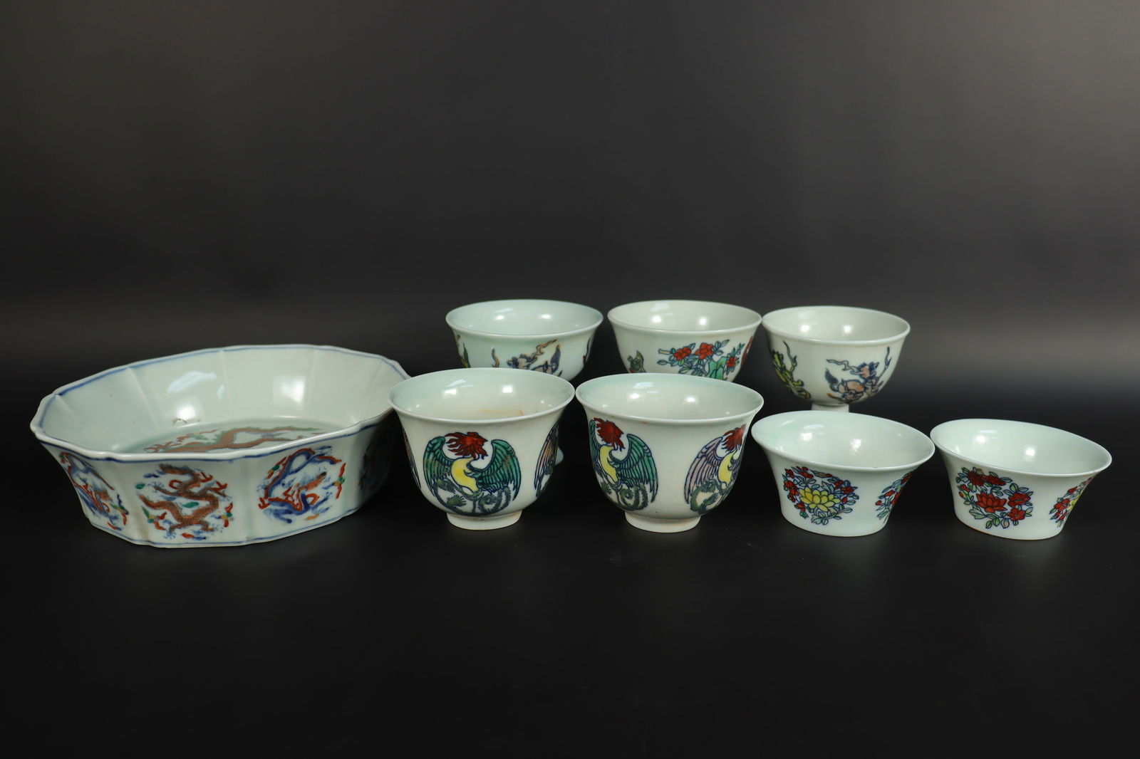 Lots Chinese fine porcelains (1 of 8)