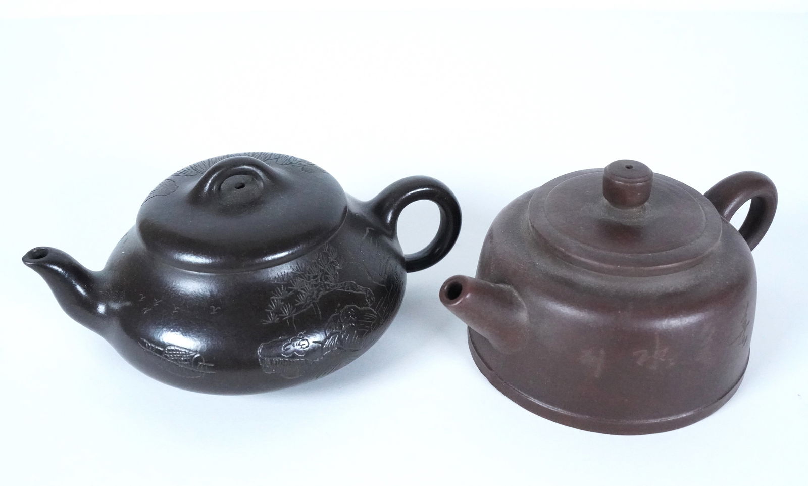 2 Chinese fine clay teapots (1 of 7)