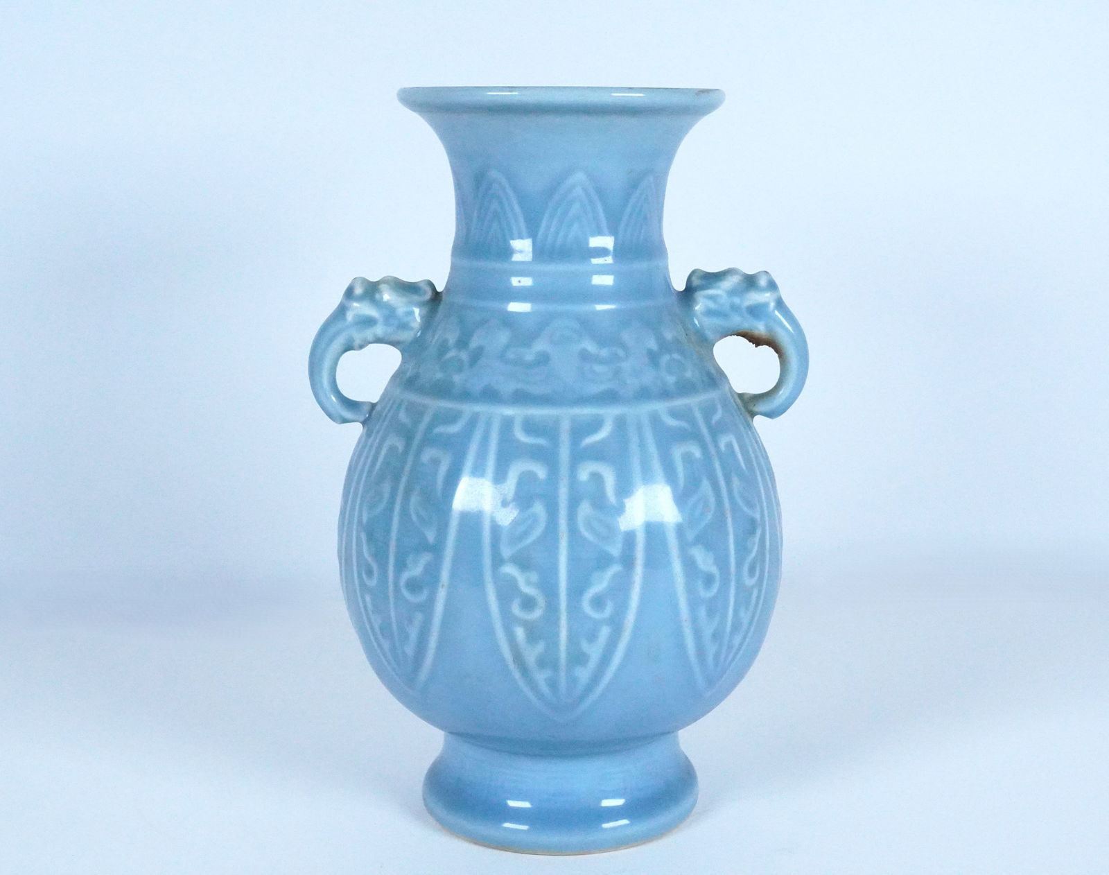 Chinese fine handled vase (1 of 7)