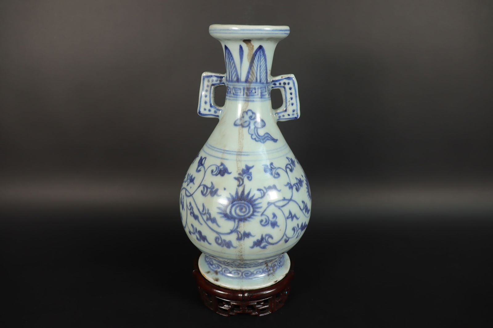 Chinese fine b/w vase (1 of 7)