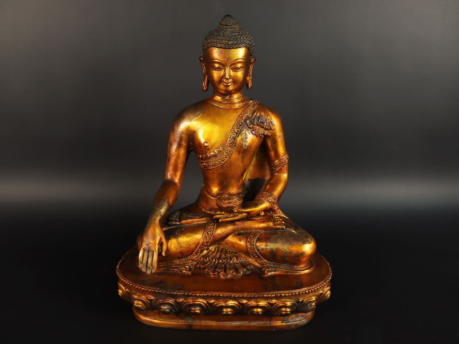 Chinese parcel gilted buddha (1 of 7)