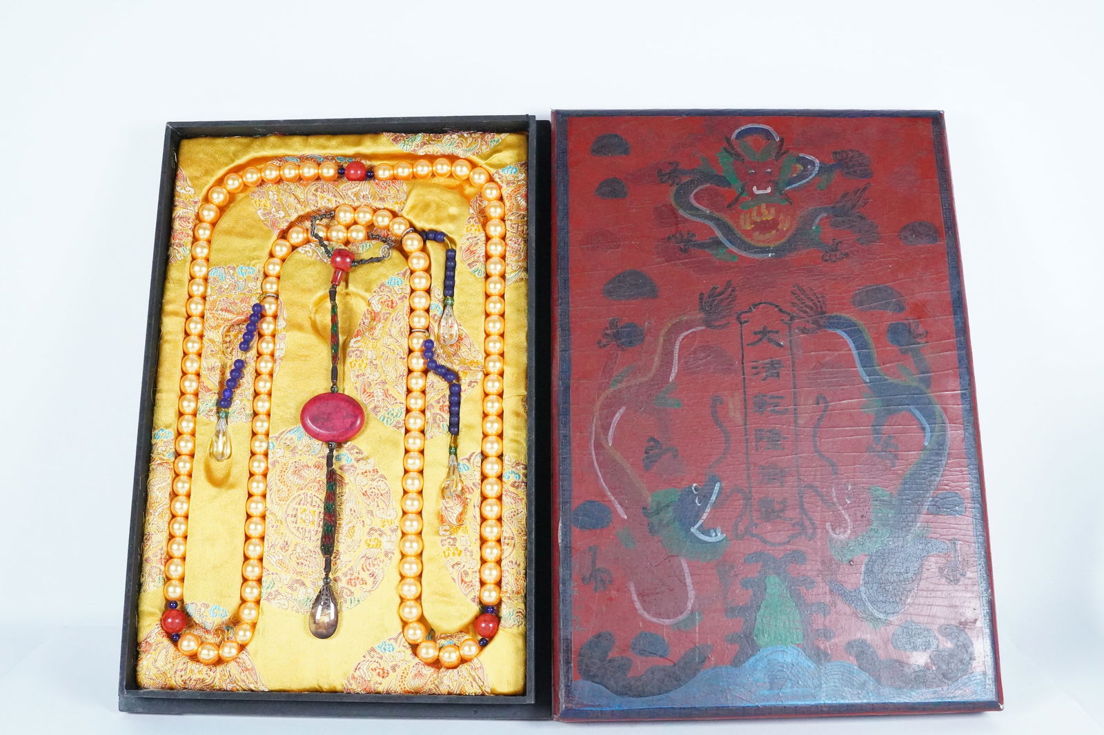 Chinese fine boxed bead (1 of 6)