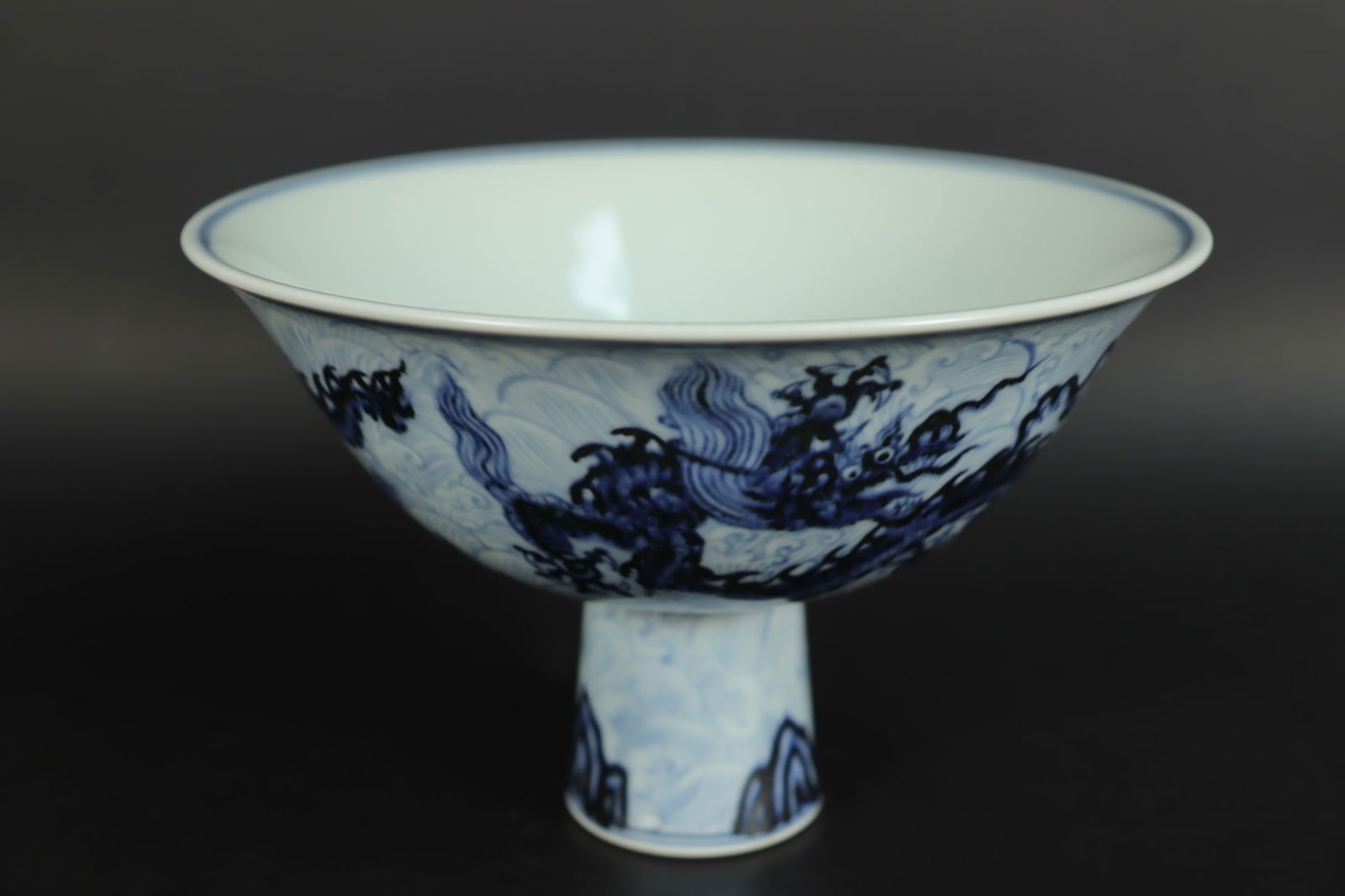 Chinese fine dragon stem cup (1 of 7)