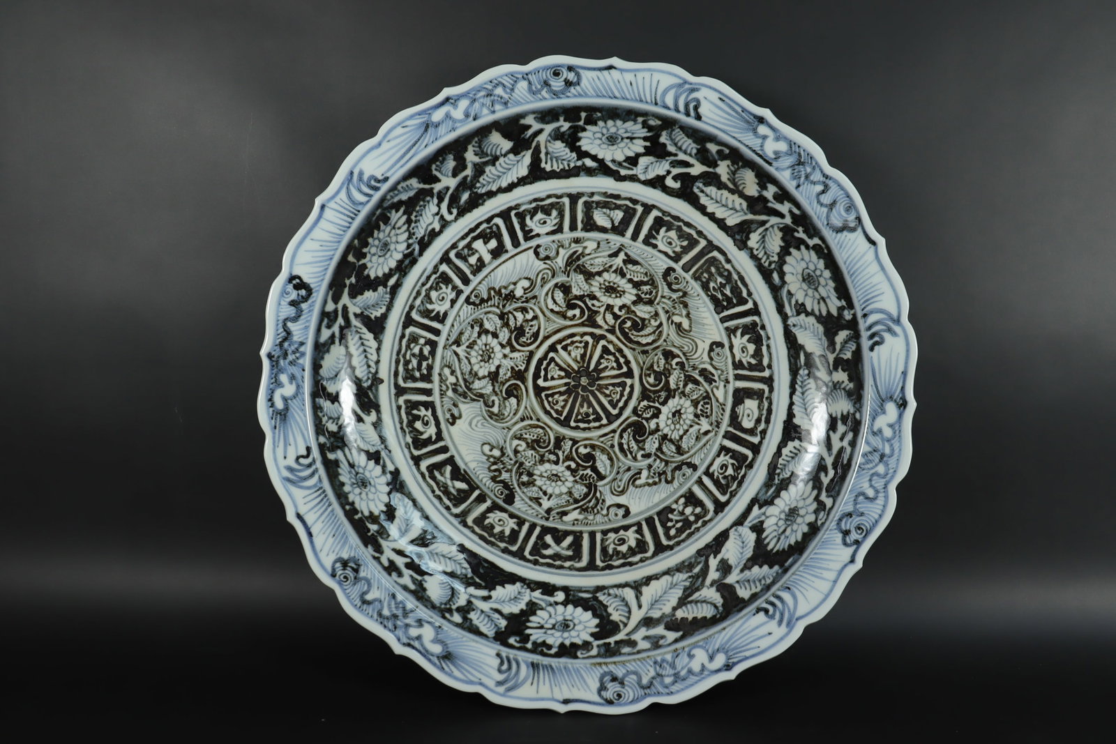 Chinese fine b/w charger plate: Chinese fine b/w charger plate. H: 2.6" x W: 18."