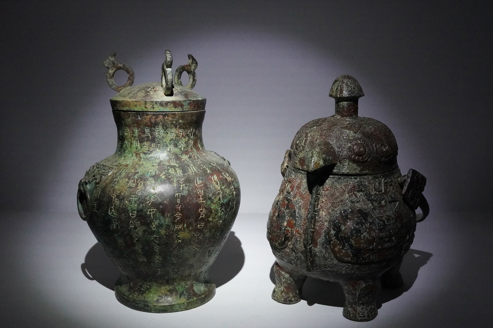 2 Chinese bronze vessels: 2 Chinese fine bronze vessels. Largest H: 9.5" x W: 7.5."