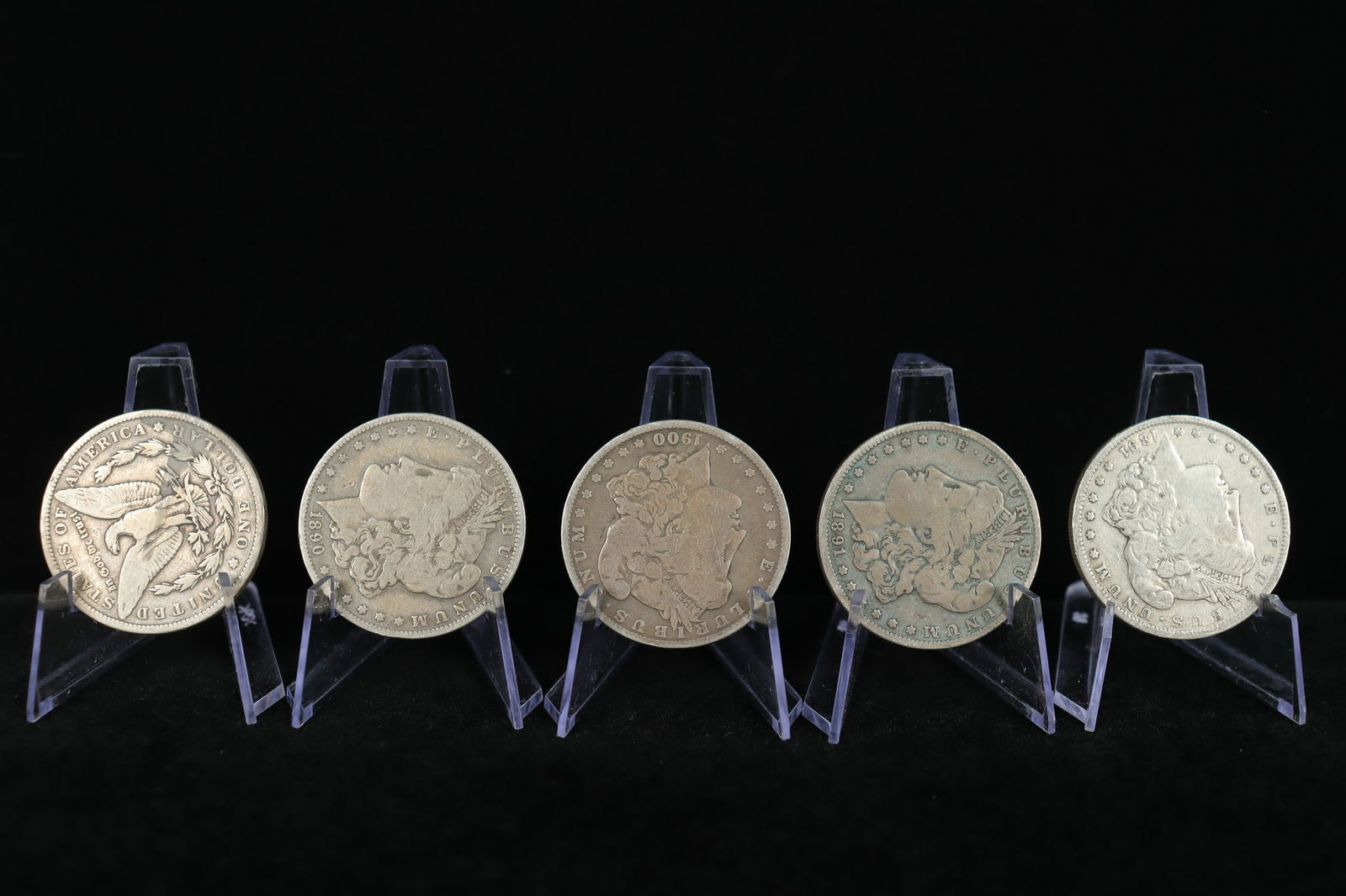 Lots silver Morgan dollar: Lots silver Morgan dollar. From an estate.