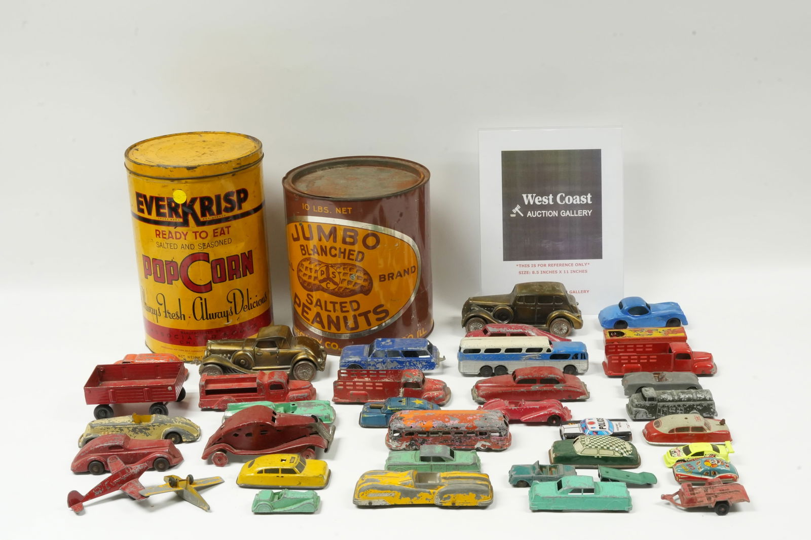 Lots vintage toy cars figure (1 of 6)