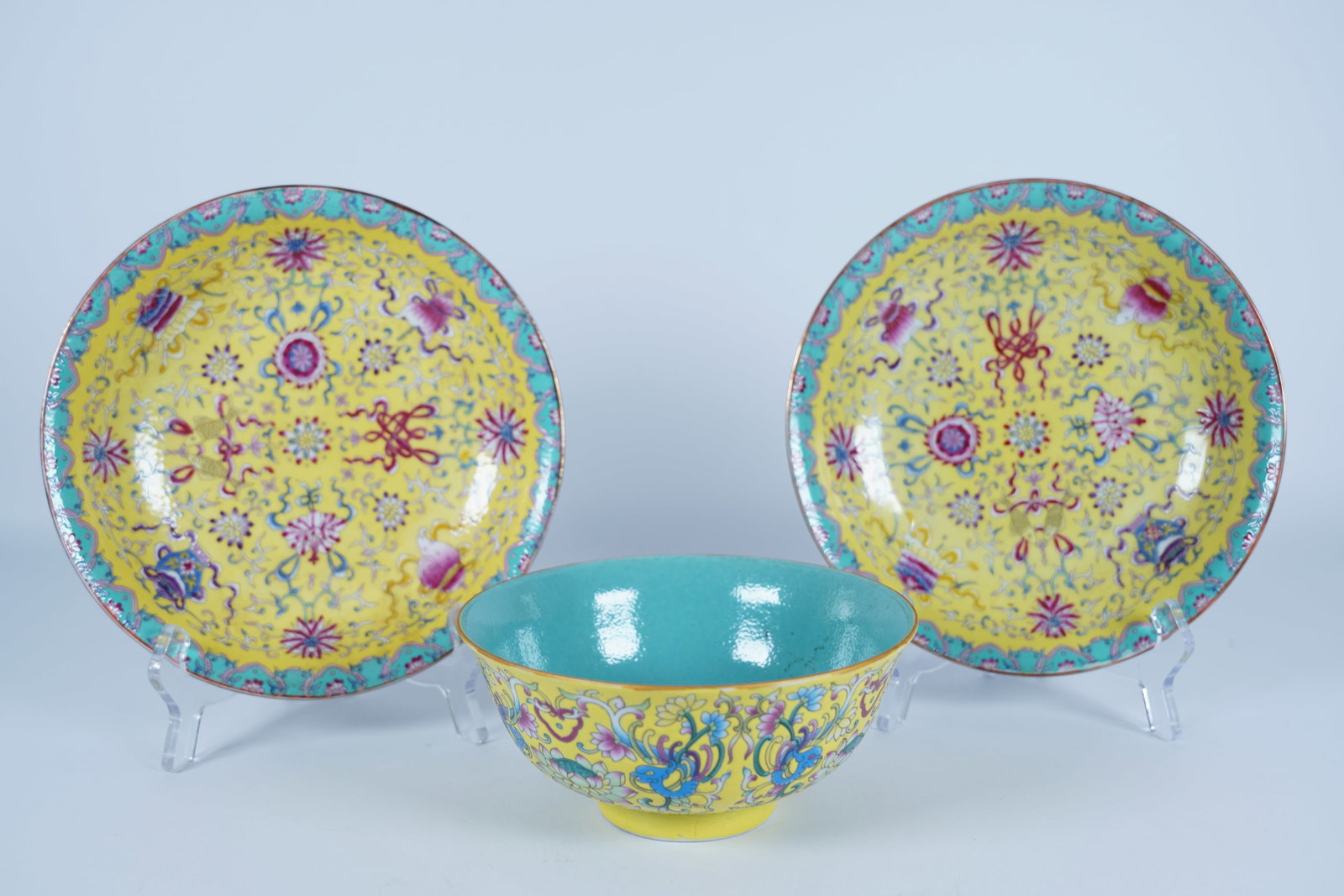 Lots Chinese fine porcelains: Lots Chinese fine porcelains, largest H: 3" x W: 6.2."