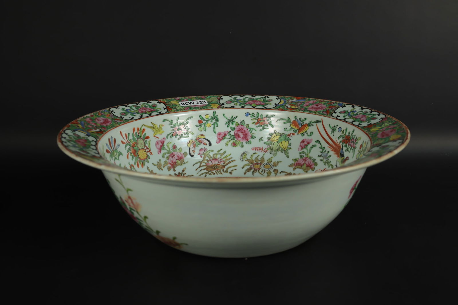 Chinese antique large basin (1 of 8)