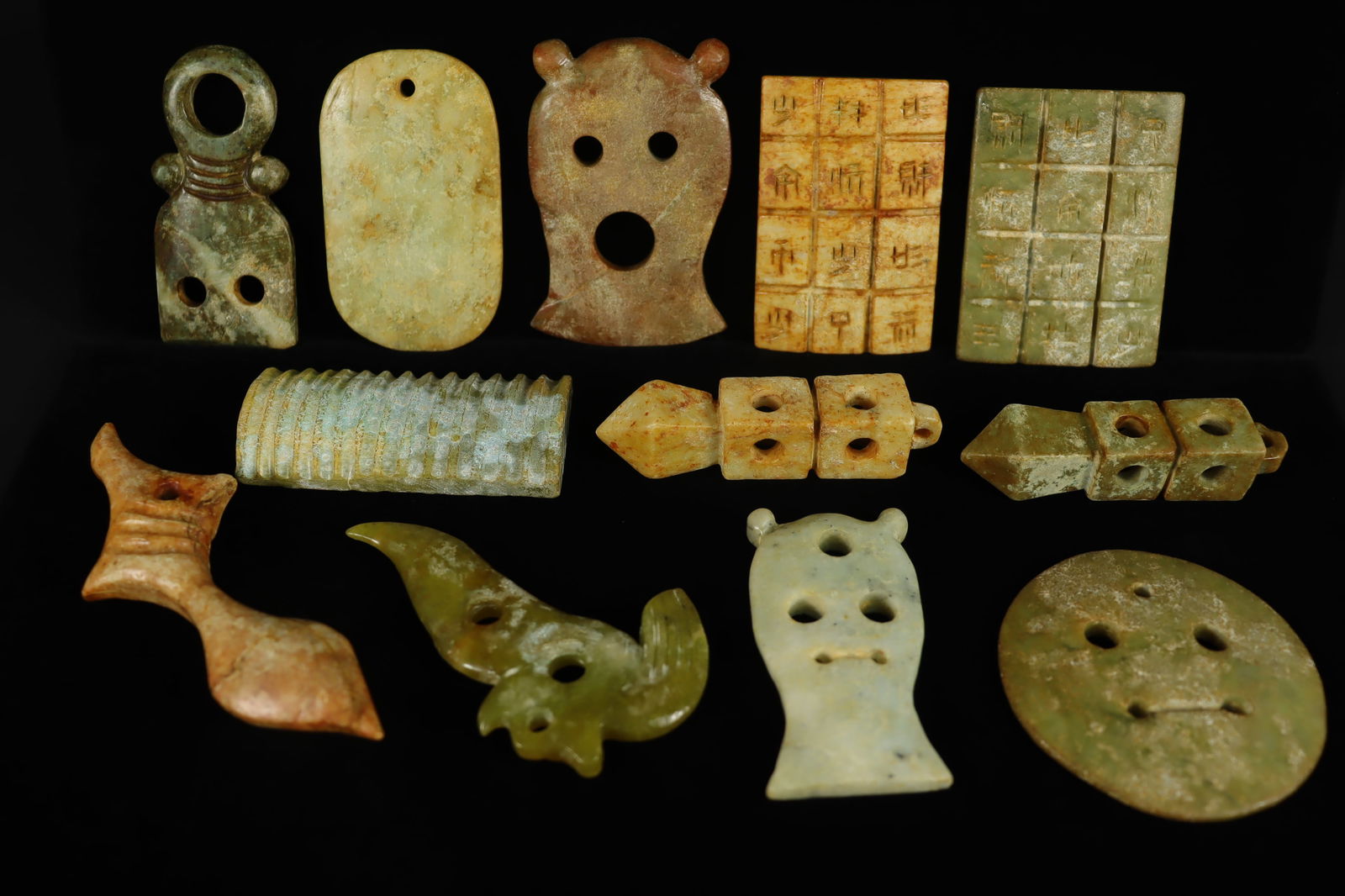 Lots Chinese stone carvings (1 of 8)