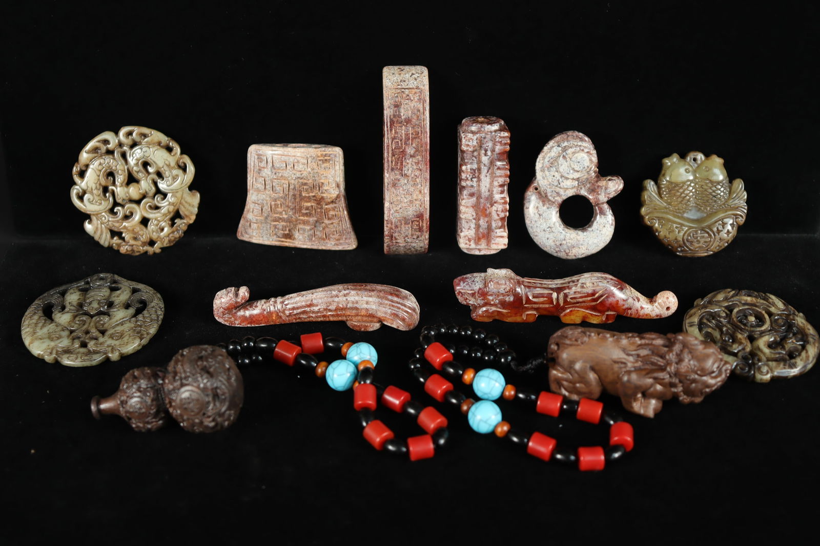 Lots Chinese carved items (1 of 8)