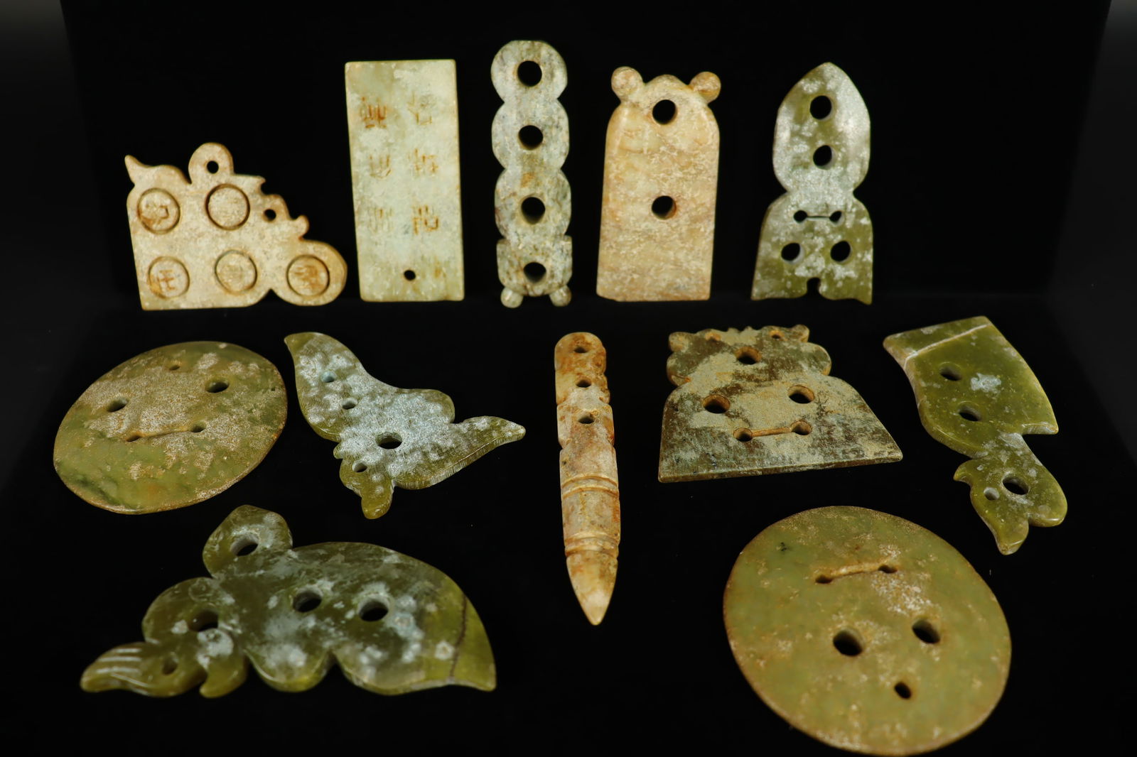 Lots Chinese stone carvings (1 of 8)