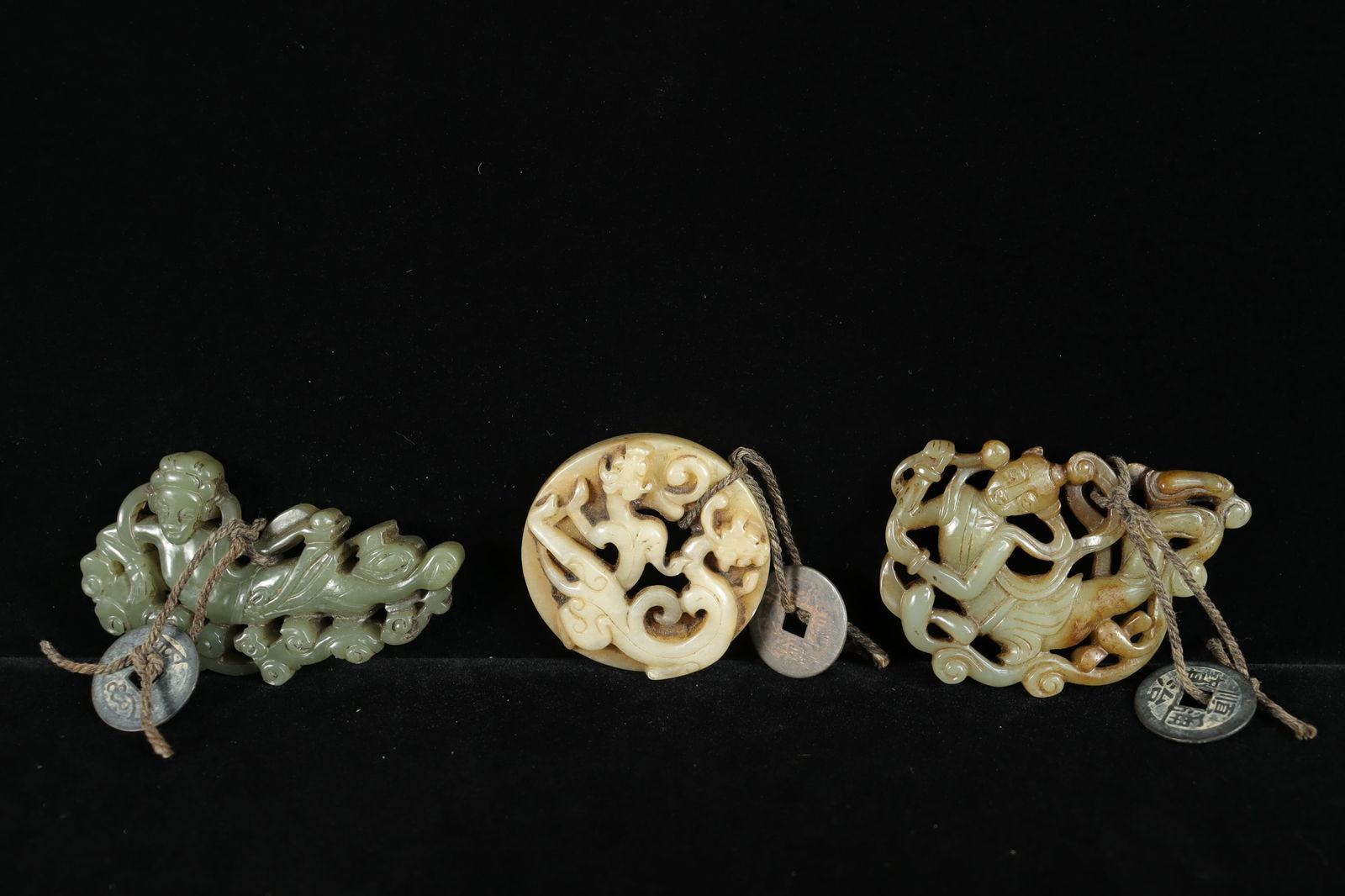 Lots Chinese jade carvings (1 of 7)