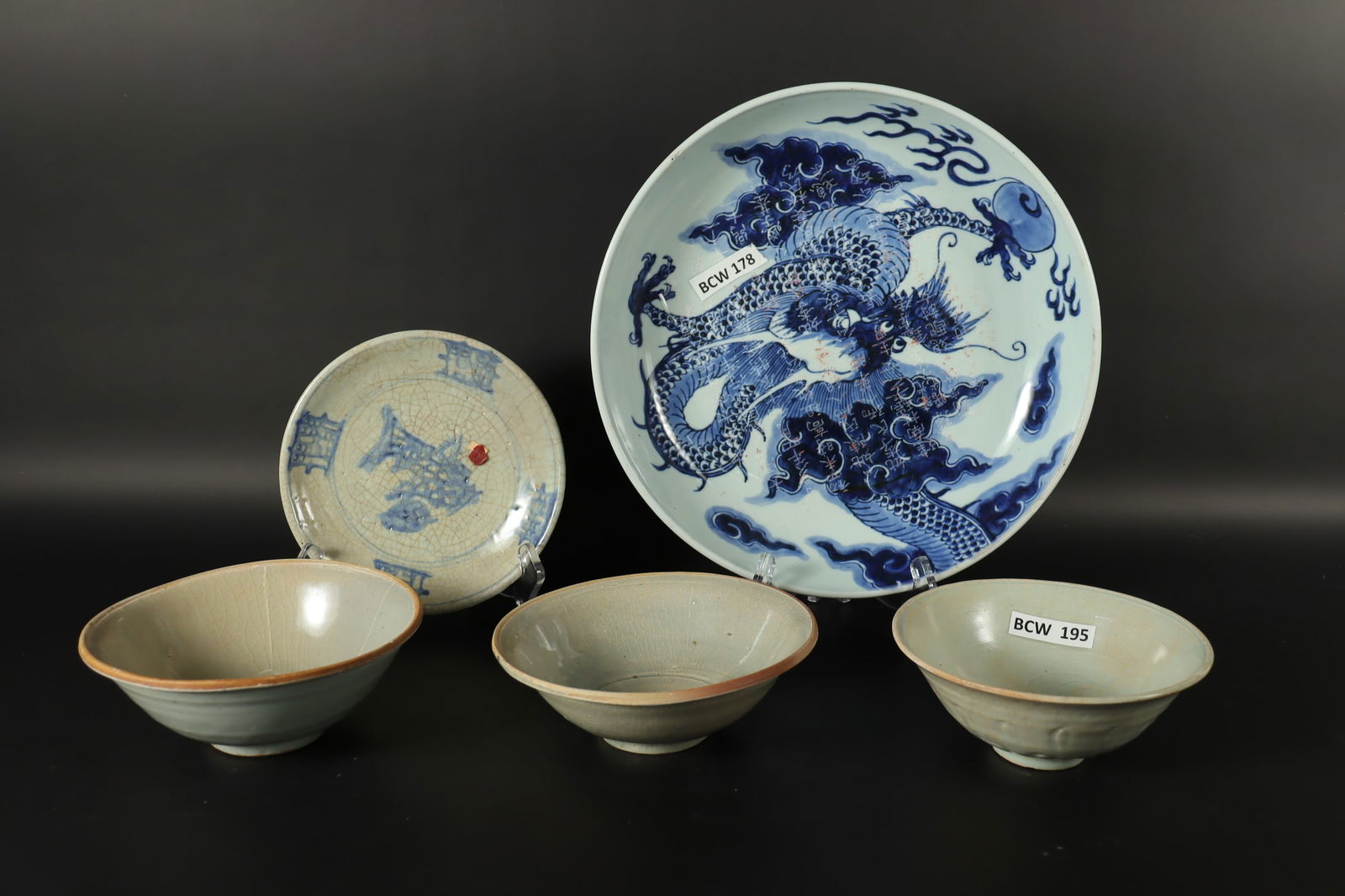 Lots Chinese antique porcelains: Lots Chinese antique porcelains, From a major estate. Largest H: 2.2" x W: 11."