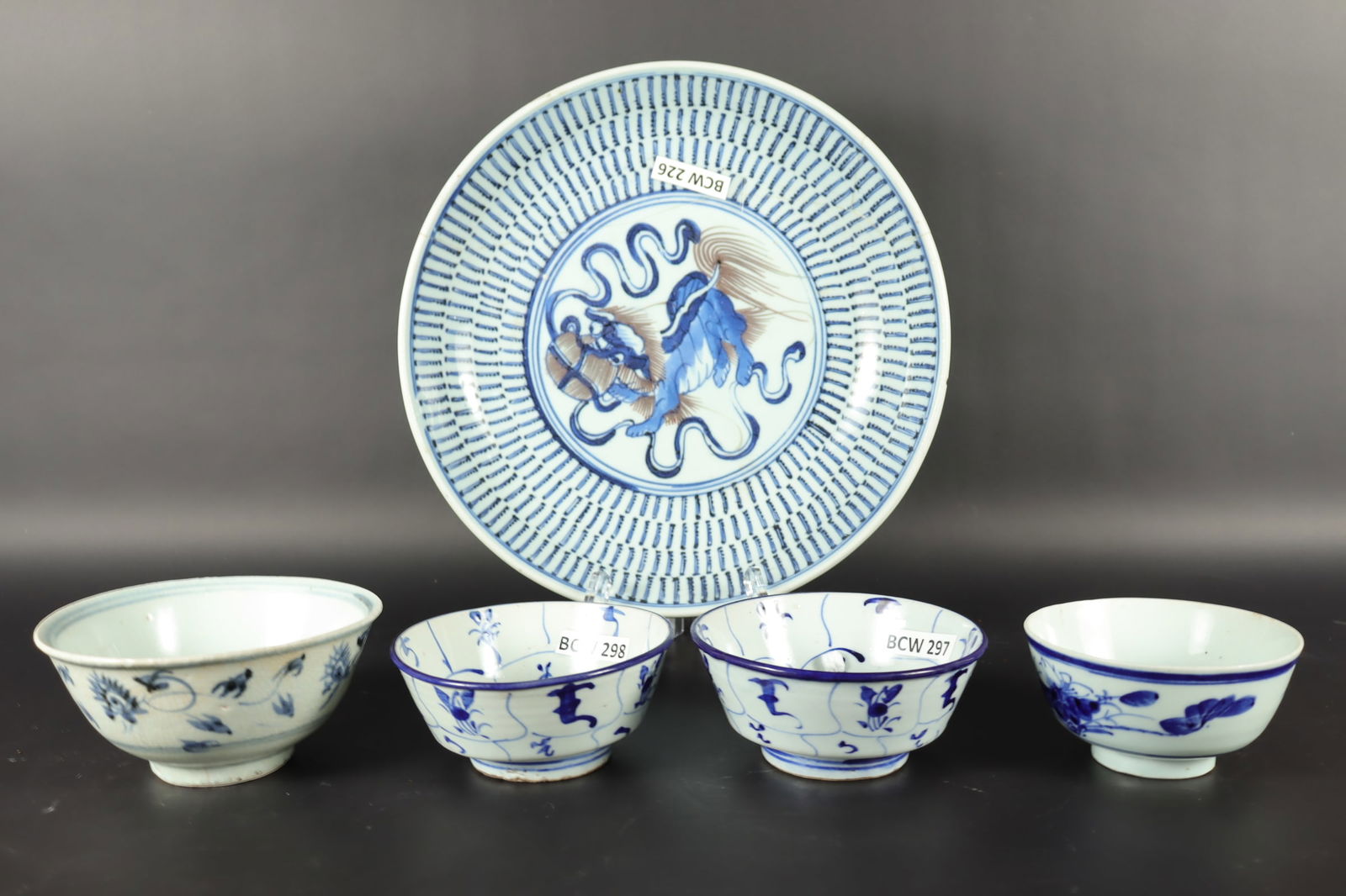 Chinese antique porcelain items (1 of 8)