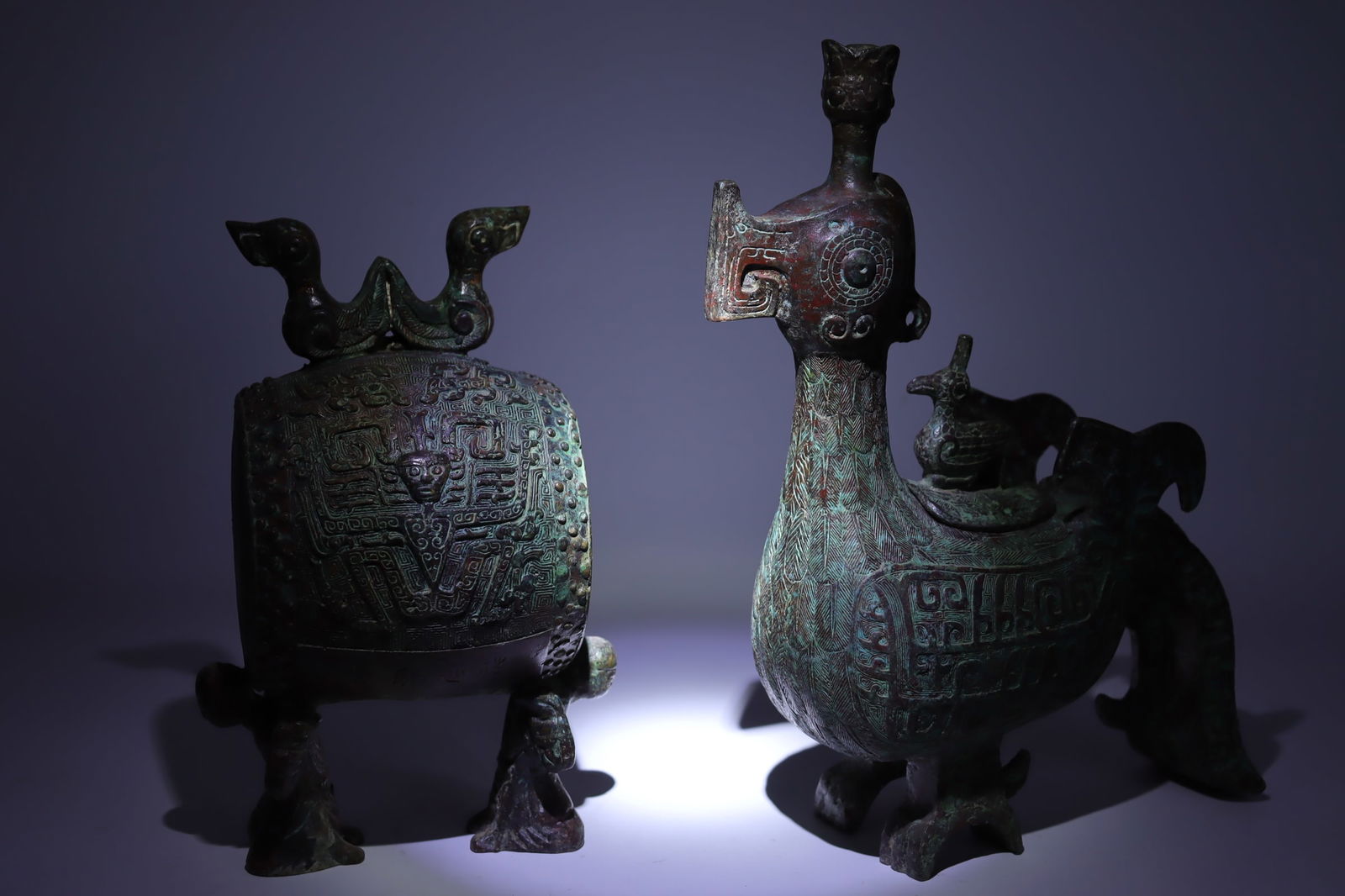 2 Chinese bronze vessels (1 of 7)