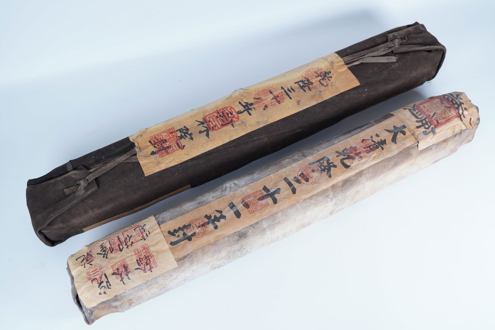 Lots Chinese heavy scrolls (1 of 7)