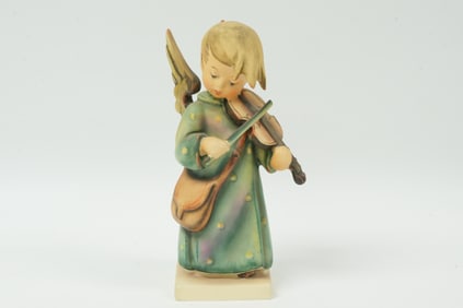 A vintage Hummel figure