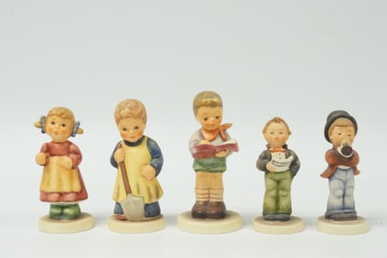Lots Hummel figurines