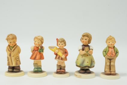 Lots Hummel figurines