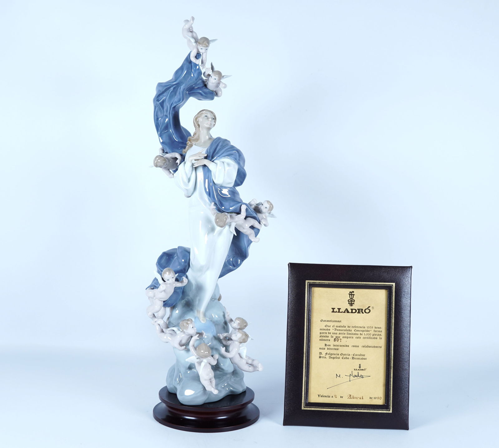 A Large Lladro retired figurine (1 of 10)