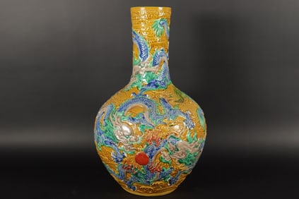 Chinese finely dragon vase