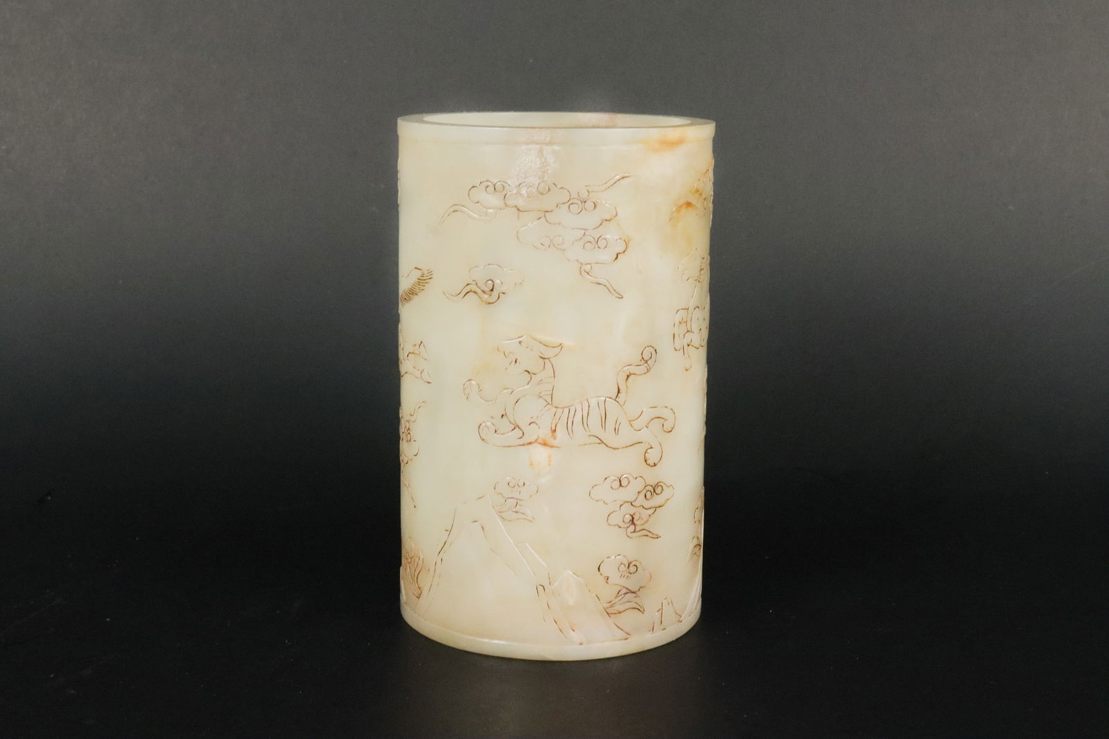 Chinese jade holder (1 of 8)