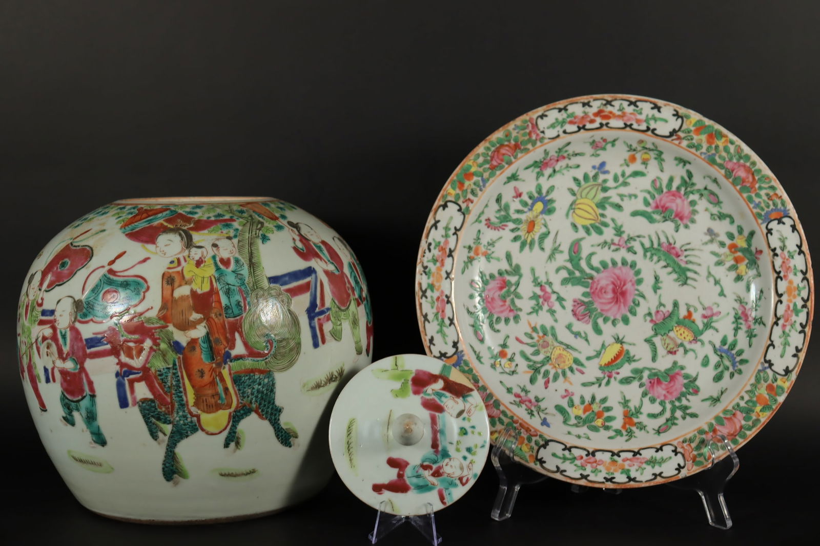 Lots Chinese antique items (1 of 8)