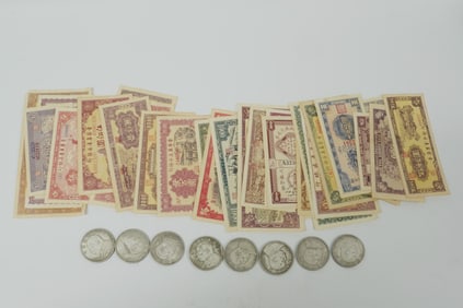 Lots Chinese currency