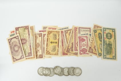 Lots Chinese currency