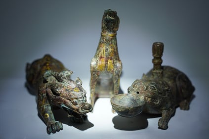 Lots Chinese bronze beasts
