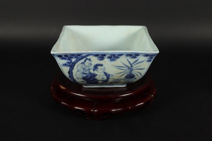 Chinese b/w square bowl
