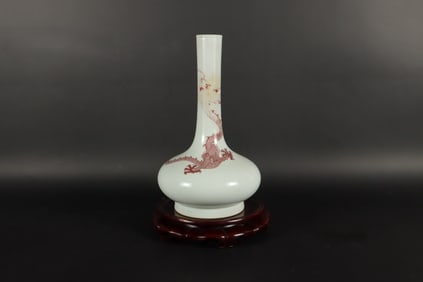 Chinese fine dragon vase