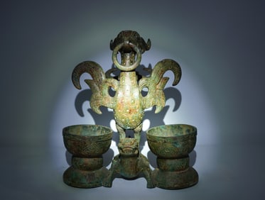 Chinese important bronze vessel