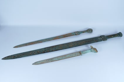 Lots Chinese bronze sword