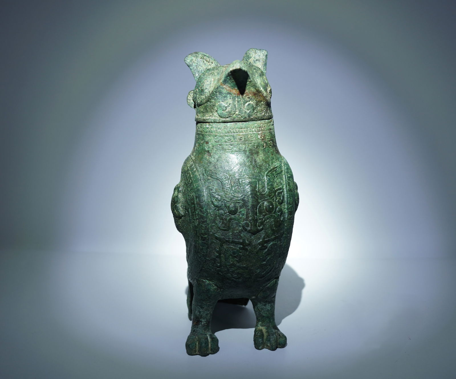 Chinese important bronze vessel (1 of 10)