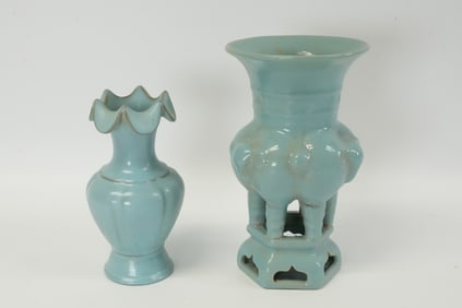 2 Chinese celadon vase