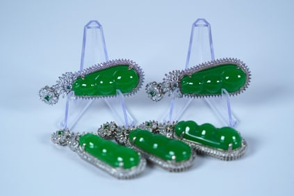 Lots Chinese apple green pendants