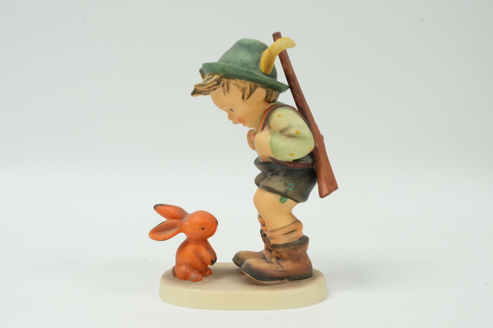 A vintage Hummel figurine: A vintage Hummel figurine. H: 7.5" x W: 4.5."