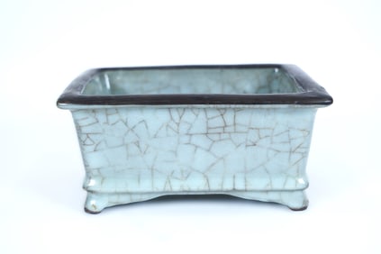 Chinese fine crackled pot