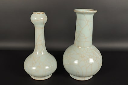 2 Chinese celadon vase