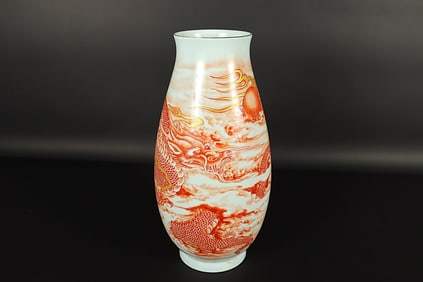 Chinese fine dragon vase