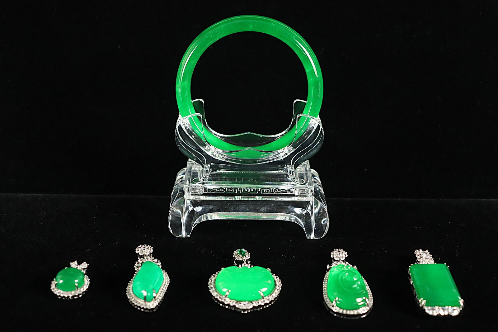 Lots Chinese fine items (1 of 8)