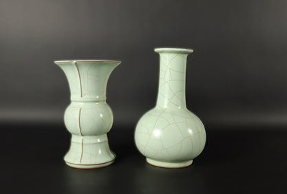 2 Chinese celadon vase