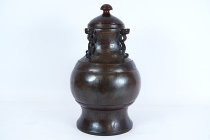 Chinese antique urn vase