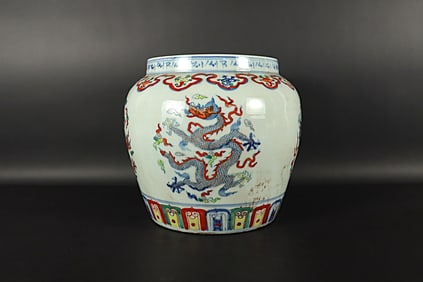 Chinese fine dragon jar