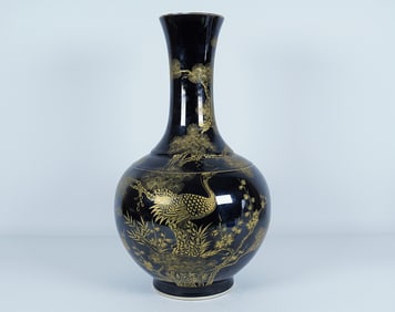Chinese fine gilted vase