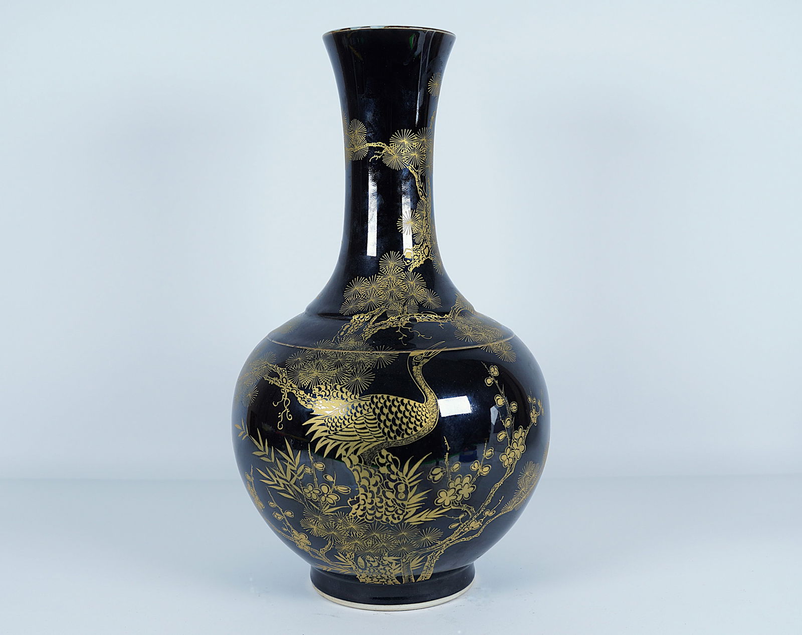 Chinese fine gilted vase (1 of 7)