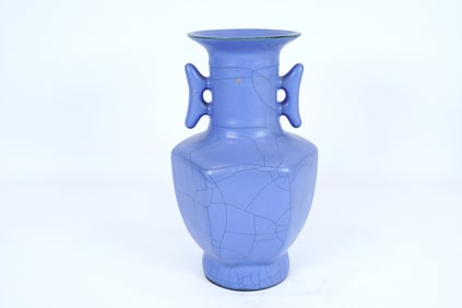 Chinese crackled vase